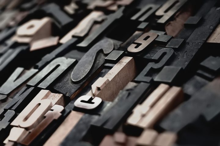typography written translation traduccion profesional raphael schaller unsplash
